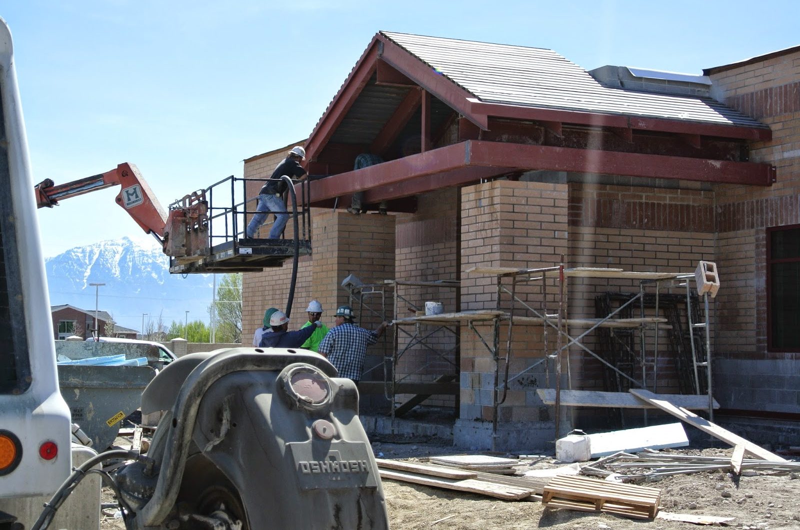 Installation Support for Entry Way on the Side of the School Building | Dry Creek Elementary, Lehi, UT